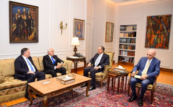 بدر عبد العاطي يؤكد على الاهتمام الذي توليه مصر لمشروع الربط الكهربائي مع اليونان - 1 - سيناء الإخبارية