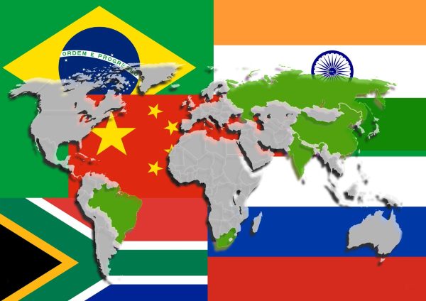 تصعيد أمريكي ضد "بريكس".. ترامب يهدد برسوم جمركية 100% لمنع إطلاق عملة بديلة للدولار - 3 - سيناء الإخبارية