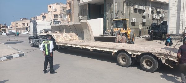 بعد عدة سنوات من الإغلاق..رفع السواتر الخراسانية من ميدان الساعة بالعريش - 5 - سيناء الإخبارية