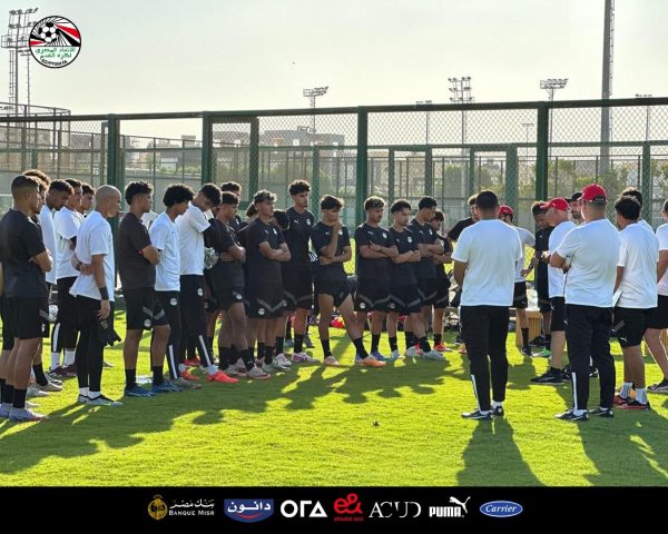 توجيهات مستمرة من ميكالى ومعاونيه.. منتخب الشباب مواليد 2005 يتدرب على فترتين صباحا ومساء - 9 - سيناء الإخبارية