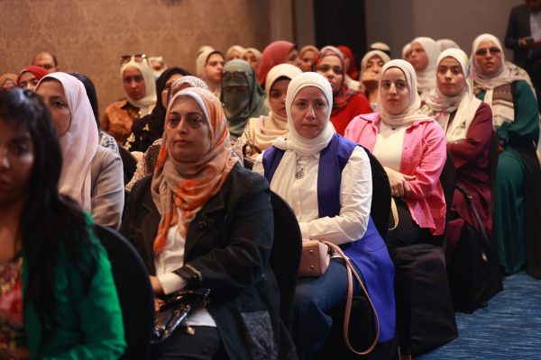 جلسة حوارية حول جهود الحكومة لتعزيز صحة المرأة ورصد المؤشرات الصحية - 5 - سيناء الإخبارية