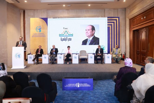 جلسة حوارية حول جهود الحكومة لتعزيز صحة المرأة ورصد المؤشرات الصحية - 9 - سيناء الإخبارية