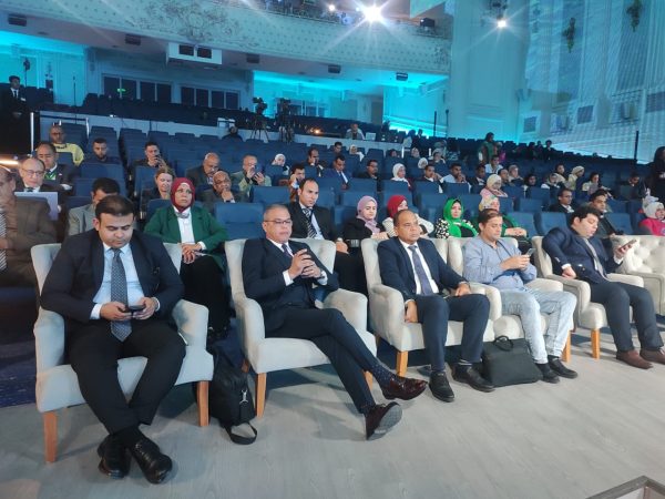 جلسة حوارية في المؤتمر العالمي للسكان والصحة حول تعزيز التنمية البشرية من خلال الابتكار والذكاء الاصطناعي - 5 - سيناء الإخبارية