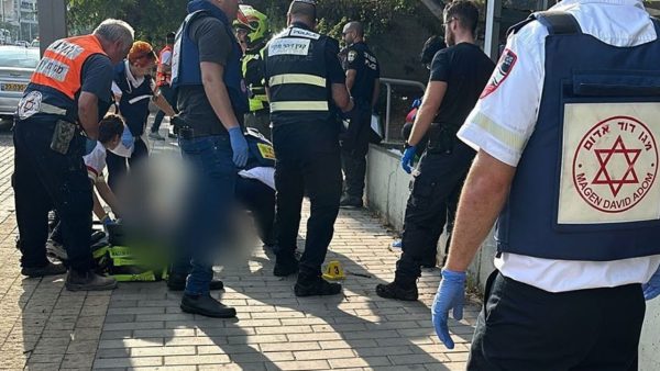 إصابة شخصين في حادث طعن بالخضيرة وإحباط عملية إرهابية محتملة وسط تل أبيب - 1 - سيناء الإخبارية