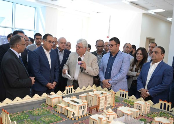رئيس الوزراء يتفقد جامعة طيبة التكنولوجية بالأقصر ويشيد بدمج التعليم الأكاديمي والتطبيقي - 1 - سيناء الإخبارية