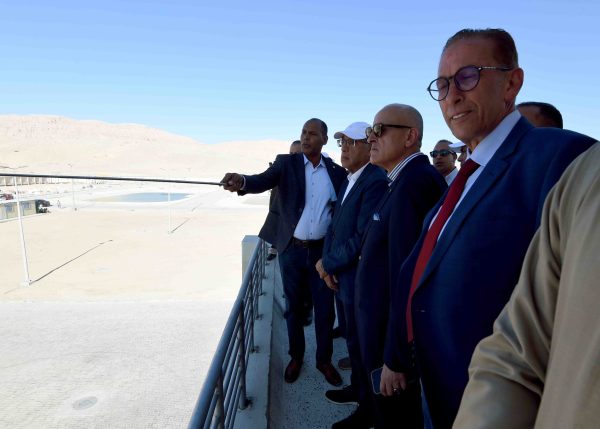 رئيس الوزراء يتفقد محطة مياه الشرب الجديدة بقرية الهنادي في الأقصر بطاقة 380 ألف متر مكعب يومياً - 1 - سيناء الإخبارية