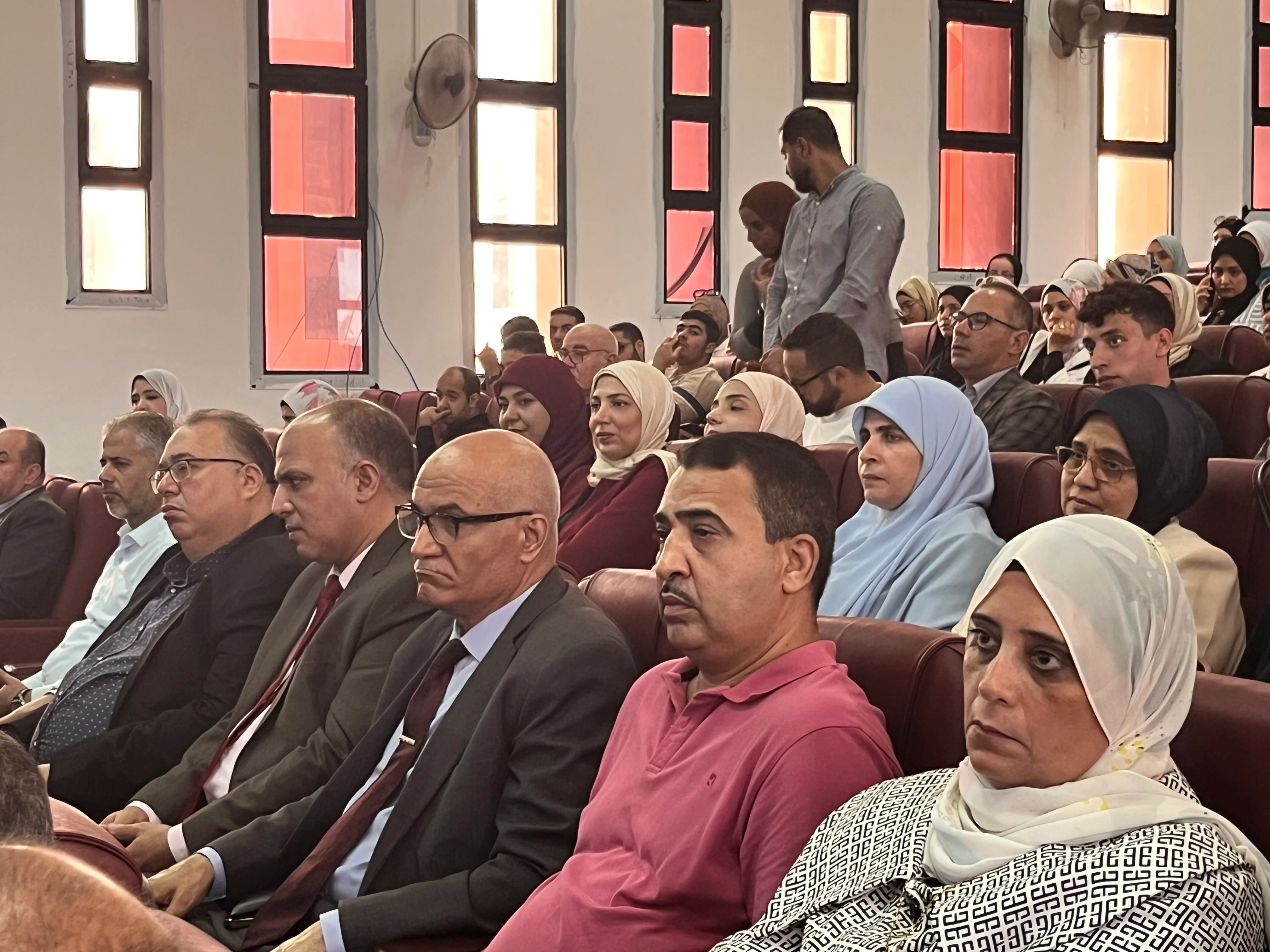 رئيس جامعة العريش يؤكد على أهمية إحياء ذكرى حرب أكتوبر بين الشباب - 1 - سيناء الإخبارية