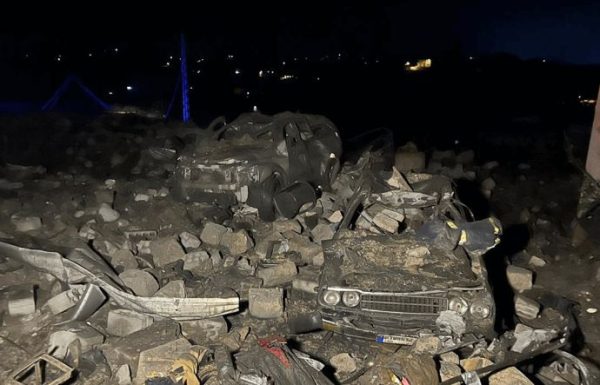 قوات الاحتلال تشن غارات على جنوب لبنان تسفر عن استشهاد 5 أشخاص في محيط كنيسة بقضاء صور - 3 - سيناء الإخبارية