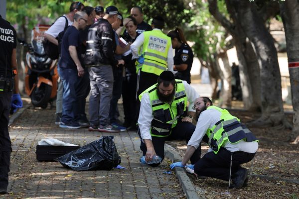 الحادث قيد التحقيق.. إصابة شخصين بعملية طعن شمال تل أبيب بمنطقة الخضيرة - 1 - سيناء الإخبارية