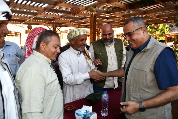 محافظ جنوب سيناء: البدو شركاء أساسيون في التنمية الشاملة وإحياء مسار رحلة موسى لجذب السياحة - 5 - سيناء الإخبارية