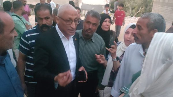 محافظ شمال سيناء يزور حي الريسة الجديد ويستمع لمطالب المواطنين - 5 - سيناء الإخبارية