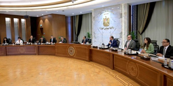 مدبولي يؤكد على تطلعه لزيادة استثمارات الشركات الصينية في المنطقة الاقتصادية لقناة السويس - 1 - سيناء الإخبارية