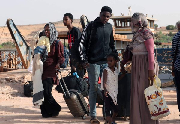مفوضية شؤون اللاجئين: حتى الآن تم استقبال 800 ألف من مختلف الجنسيات وأكثرهم من اللاجئين السودانيين - 1 - سيناء الإخبارية