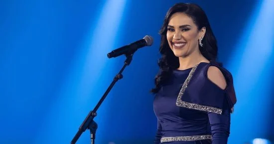 مي فاروق والمايسترو تامر فيظى في ختام مهرجان ومؤتمر الموسيقى العربية 32 - 1 - سيناء الإخبارية