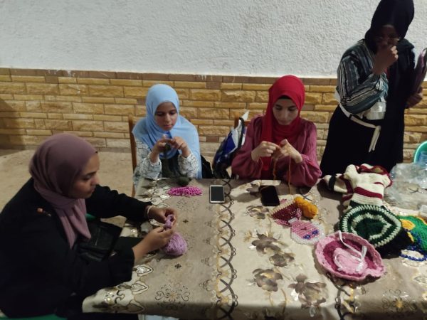 ورشه عمل للمشغولات اليدوية والحرفية بمركز شباب الساحل بجنوب سيناء - 5 - سيناء الإخبارية