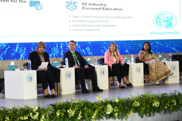 وزير الصحة والسكان يشهد جلسة نقاشية حول التعليم كركيزة أساسية لتحقيق التنمية البشرية المستدامة - 9 - سيناء الإخبارية