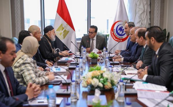 وزير الصحة يشدد على الالتزام بالتسعيرة الموحدة داخل مستشفيات المؤسسة العلاجية - 7 - سيناء الإخبارية
