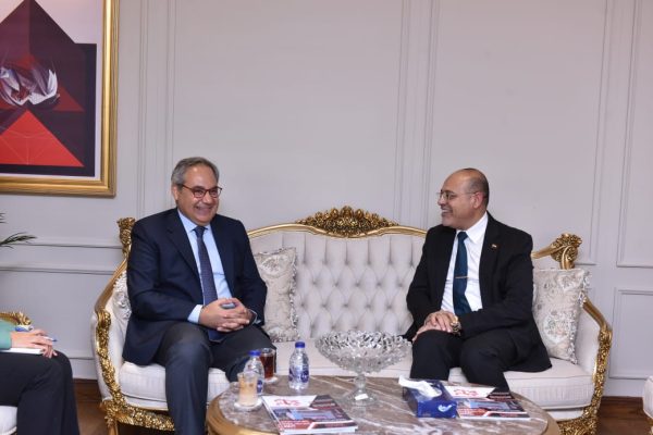 وزير العمل يلتقى السفير علاء حجازي قبل استلام مهامه كمندوب دائم لمصر لدى الأمم المتحدة في جنيف - 5 - سيناء الإخبارية