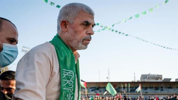 يديعوت أحرونوت : جثة يحيى السنوار قد تُستخدم كأداة للتفاوض مع الاحتلال للإفراج عن عدد من الرهائن - 3 - سيناء الإخبارية