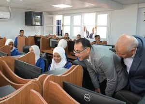 رئيس الوزراء يتفقد مدرسة WE للتكنولوجيا التطبيقية في الوادي الجديد ويشيد بمستوى التعليم الفني - 3 - سيناء الإخبارية