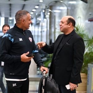 رئيس النصر الليبي يهدي الجماهير تذاكر مباراة الزمالك في اعتزال خالد حسين - 3 - سيناء الإخبارية