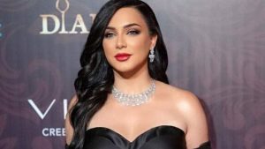 الفنانة السورية سلاف فواخرجي تعلق على إمكانية طرح فيلمها الجديد " سلمى تجاريا " - 1 - سيناء الإخبارية