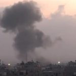 تصاعد أعمدة الدخان في مدينة " يفني " القريبة من أسدود بجنوب تل أبيب - 1 - سيناء الإخبارية