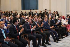 رئيس الرعاية الصحية: نؤمن بقوة التعاون الوطني والدولي والمركز يمثل نموذجًا مستدامًا وقابلًا للتطوير في مجال علاج مرضى الأورام - 3 - سيناء الإخبارية