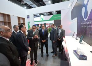 رئيس الوزراء يتفقد جناح مبادرة "بداية جديدة لبناء الإنسان المصري" في معرض Cairo ICT 2024 - 3 - سيناء الإخبارية