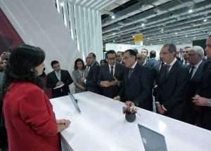 رئيس الوزراء يتفقد جناح مبادرة "بداية جديدة لبناء الإنسان المصري" في معرض Cairo ICT 2024 - 7 - سيناء الإخبارية