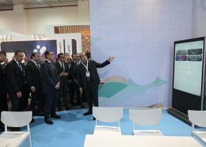 رئيس الوزراء يتفقد جناح مبادرة "بداية جديدة لبناء الإنسان المصري" في معرض Cairo ICT 2024 - 9 - سيناء الإخبارية