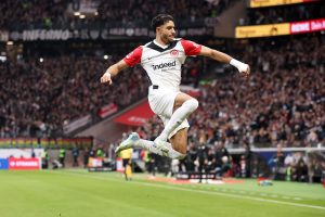 آينتراخت فرانكفورت يسعى لتأمين نجمه المصري عمر مرموش وسط اهتمام كبار أوروبا - 1 - سيناء الإخبارية