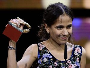 تكريم المخرجة السنغالية ماتي ديوب في مهرجان القاهرة السينمائي يشغل غضب المصريين - 1 - سيناء الإخبارية