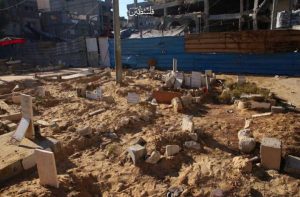 متنزه مخيم الشاطئ غرب مدينة غزة أصبح عبارة عن " مقبرة للشهداء " - 1 - سيناء الإخبارية
