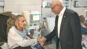 محافظ شمال سيناء يزور المرضى في مستشفى العريش ويكرم الطواقم الطبية - 13 - سيناء الإخبارية