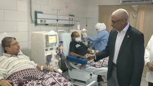 محافظ شمال سيناء يزور المرضى في مستشفى العريش ويكرم الطواقم الطبية - 11 - سيناء الإخبارية