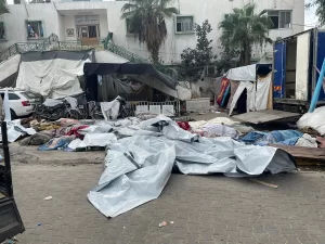 مصابون جراء إطلاق مسيرة إسرائيلية النار على تجمع للمواطنين غرب مدينة غزة - 3 - سيناء الإخبارية