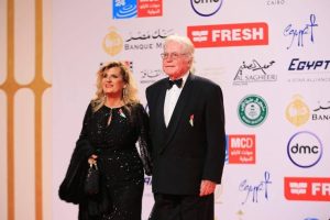 العلم الفلسطيني يتألق على السجادة الحمراء في افتتاح مهرجان القاهرة السينمائي الـ 45 - 3 - سيناء الإخبارية