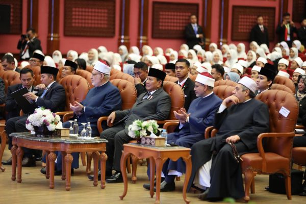 الرئيس الإندونيسي يشيد بدور الأزهر في تخريج قادة بلاده ويؤكد أهمية العلاقات مع مصر - 1 - سيناء الإخبارية
