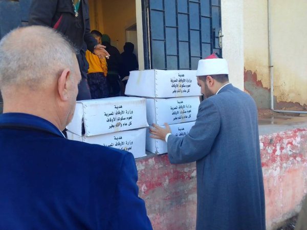 وزارة الأوقاف تقدم 2 طن من لحوم الأضاحي للأسر الأولى بالرعاية في شمال سيناء - 3 - سيناء الإخبارية