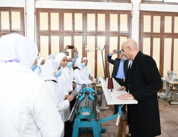 وزيرا التعليم والعمل يتفقدان مدارس قنا ويحثان الطلاب على الالتزام - 5 - سيناء الإخبارية