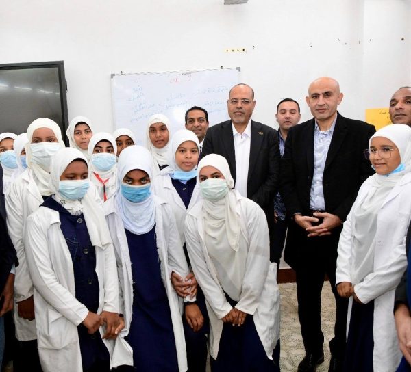 وزيرا التعليم والعمل يتفقدان مدارس قنا ويحثان الطلاب على الالتزام - 7 - سيناء الإخبارية