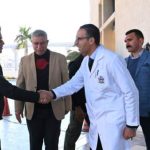 أشرف صبحى يصل إلى المستشفى الجوي التخصصي للاطمئنان علي اللاعب إبراهيم شيكا - 3 - سيناء الإخبارية