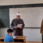 مدير المنطقة الأزهرية بشمال سيناء يتابع امتحانات المهام الأدائية في قبر عمير - 1 - سيناء الإخبارية