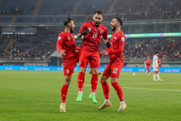 البحرين يفوز على العراق 2-0 وتتصدر المجموعة الثانية في خليجي 26 - 1 - سيناء الإخبارية