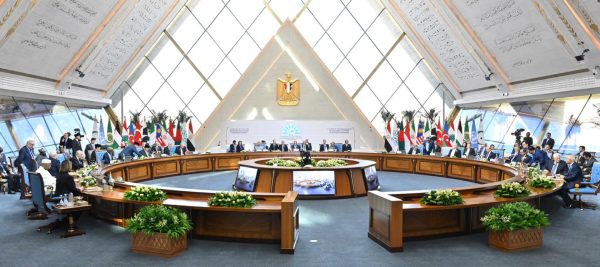 السيسي يختتم الجلسة الافتتاحية لقمة الدول الثماني النامية في القاهرة ويعلن جلسة خاصة حول فلسطين ولبنان - 3 - سيناء الإخبارية