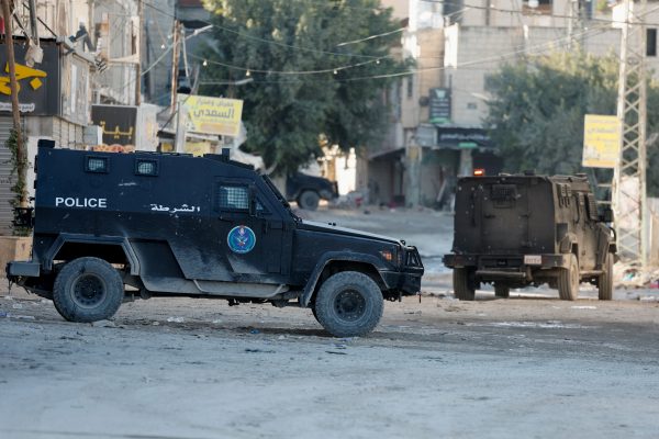 اشتباكات في مخيم جنين بين السلطة الفلسطينية ومسلحين يهدد بسقوط مزيد من الضحايا - 3 - سيناء الإخبارية