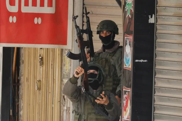 اشتباكات في مخيم جنين بين السلطة الفلسطينية ومسلحين يهدد بسقوط مزيد من الضحايا - 1 - سيناء الإخبارية