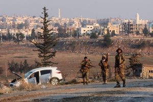 اشتباكات عنيفة تهز حلب وحماة.. تقدم مفاجئ للفصائل المسلحة في مواجهة الجيش السوري - 1 - سيناء الإخبارية