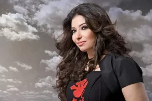 المطربة غادة رجب تغنى لزوجها الشاعر عبد الله حسن بأغنية " في يوم وليلة " على الهواء مباشرة - 3 - سيناء الإخبارية